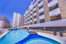 Apartamento em João Pessoa -  GOLDFLAT CABO BRANCO | Vista Piscina