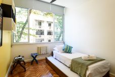 Apartamento em Rio de Janeiro - Vista para o mar, 1 minuto da praia do Leblon | GU301