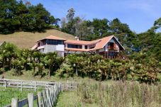 Casa de Campo em Cunha - Chácara com Wi-Fi, churrasqueira e lazer em Cunha