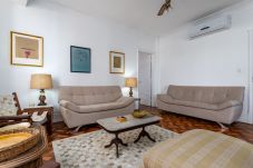 Apartamento em Rio de Janeiro - Vista para o mar, 50 metros da praia | BI701