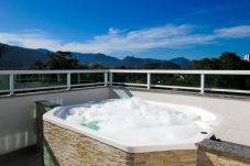 Apartamento em Ubatuba - Linda cobertura c jacuzzi e churrasq em Ubatuba/SP