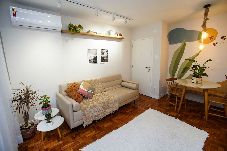 Apartamento em Rio de Janeiro - ATA504| Apto moderno próximo a Praia do Leblon