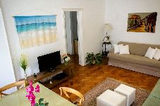 Apartamento em Rio de Janeiro - FER504| Quarto e sala espaçoso no Leblon