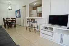 Apartamento em Rio de Janeiro - LUC113| Flat na praia da Barra com piscina e sauna