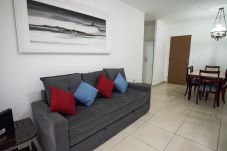 Apartamento em Rio de Janeiro - LUC113| Flat na praia da Barra com piscina e sauna