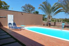 Casa em Jarinu - Chácara com piscina e muito lazer em Jarinu/SP