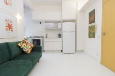 Apartamento em Rio de Janeiro - NS202| Quarto e sala em copacabana 200m da praia