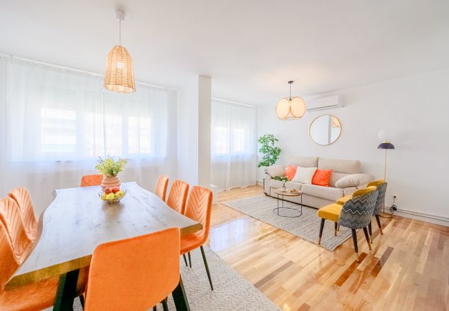 Apartamento em Madrid - Amplia y cómoda casa de cuatro dormitorios en Chamberí - Madrid