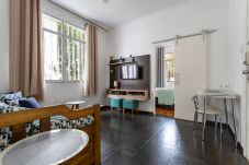 Apartamento em Rio de Janeiro - Conforto em Botafogo |Ideal para casais| LM108 