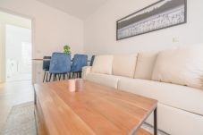 Apartamento em Madrid - Elegante y cómodo apartamento de tres dormitorios en Vallecas