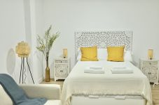 Estúdio em Madrid - Encantador Estudio con Cama Doble y Sofá Cama, Patio Compartido MPE35D