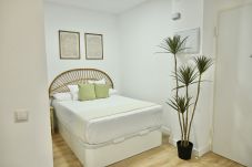 Estúdio em Madrid - Estudio Acogedor con Cama Doble y Sofá Cama Cerca de la Animada Avenida Albufera MPE35I