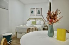 Estúdio em Madrid - Encantador Estudio con Cama Doble y Sofá Cama, Patio Compartido MPE35A