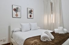 Apartamento em Madrid - Apartamento de Cuatro Dormitorios en el Bohemio Barrio de Malasaña VLD13