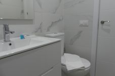 Apartamento em Madrid - M (LUN15) Apartamento de 2 Dormitorios en Suite cerca de Gran Vía