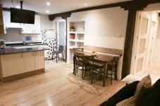 Apartamento em Madrid - M (CAB36) Céntrica y amplia vivienda de 4 dormitorios en La Latina