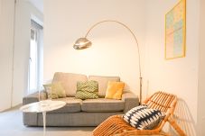 Apartamento em Madrid -  Encantador apartamento de 2 dormitorios : Experimenta la auténtica vida madrileña en tu propio espacio