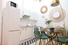 Apartamento em Madrid - M (CER82º) Vive la vida madrileña! Acogedora vivienda de 2 dormitorios a solo unos minutos de Puerta del Sol en Madrid