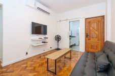 Apartamento em Rio de Janeiro - Belfort 802 | quarto e sala 600m da praia