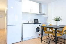 Apartamento em Madrid - Amplio apartamento en Pasaje Virgen de la Alegría M (ALE1A)