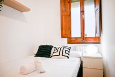 Apartamento em Madrid - M (ARS20) Encantador Apartamento en Chamartín: Tu Refugio de Comodidad en el Corazón de la Ciudad