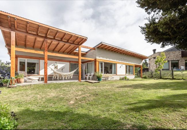 Casa em San Carlos de Bariloche - house in private neighborhood