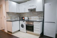 Apartamento em Madrid -  Amplio Apartamento con Balcón en Calle Santa Engracia, Chamberí  