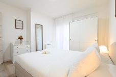 Apartamento em Madrid - Confort y Estilo en un Piso con Terraza y Cocina Equipada