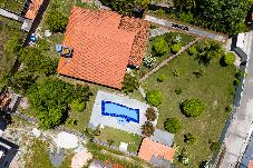 Casa em Camaçari - Casa encantadora c Wi-fi, piscina e churrasqueira 