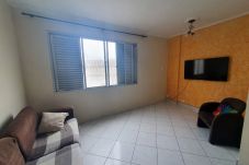 Apartment in Santos - Apto com ótima localização e a beira-mar em Embaré