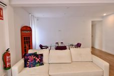 Apartment in Madrid - MADRID RIO - PALACIO REAL- HOSPITAL 12 OCTUBRE -3 ROOMS - 2 BATHROOMS