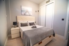 Apartment in Madrid - M (JMC 5) BERNABEU R. MADRID STADIUM APARTMENT 1 ROOM 2 PAX PARKING  - MADRID BUSINESS CENTER