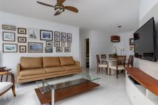 Apartment in Rio de Janeiro - Pleasant in Barra da Tijuca |Beach street| LC703