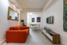 Apartment in Rio de Janeiro - 2 minutes from Copacabana beach | A502