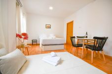 Studio in Madrid - APARTAMENTO TETUAN 