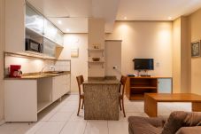 Apartment in Rio de Janeiro - 2 minutes from Copacabana Beach | DF408