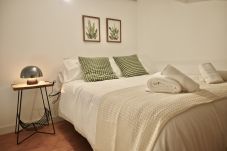 Studio in Madrid - Exquisito Estudio con Cama en Mezanine y Patio Compartido MPE35C