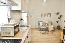 Studio in Madrid - Exquisito Estudio con Cama en Mezanine y Patio Compartido MPE35C