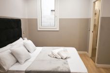 Apartment in Madrid - M (PAL4) Spacious three-bedroom home in La Latina