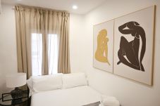 Apartment in Madrid - Splendid Three Bedroom Apartment in Cuatro Caminos: Modernity and Comfort in your New Home