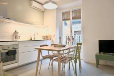 Apartment in Madrid - M (AMP41) Charming 2-bedroom apartment: Experience authentic Madrid life in your own space