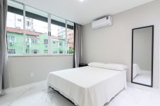 Apartment in Rio de Janeiro - Brt201|2 quartos em Copacabana,4 minutos da praia.