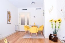 Apartment in Madrid - Style and Comfort in Delicias Apartment