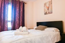 Apartment in Madrid - Spacious and bright three-bedroom apartment a few steps from the Madrid Planetarium 