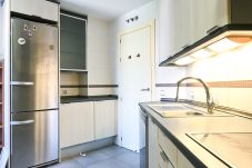 Apartment in Madrid - Spacious and bright three-bedroom apartment a few steps from the Madrid Planetarium 