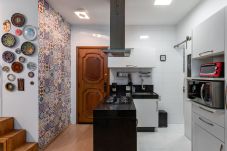 Apartment in Rio de Janeiro - 7 minutes from Copacabana beach | STC504