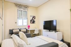 Apartment in Madrid - Cozy two-bedroom apartment in Delicias EMB154