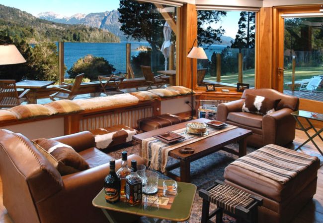  in San Carlos de Bariloche - Spectacular house by the lake