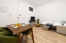 Apartment in Madrid - Elegance and Functionality in San Bernardo: Apartment with En-Suite Bathrooms