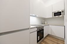 Apartment in Madrid - Elegance and Functionality in San Bernardo: Apartment with En-Suite Bathrooms